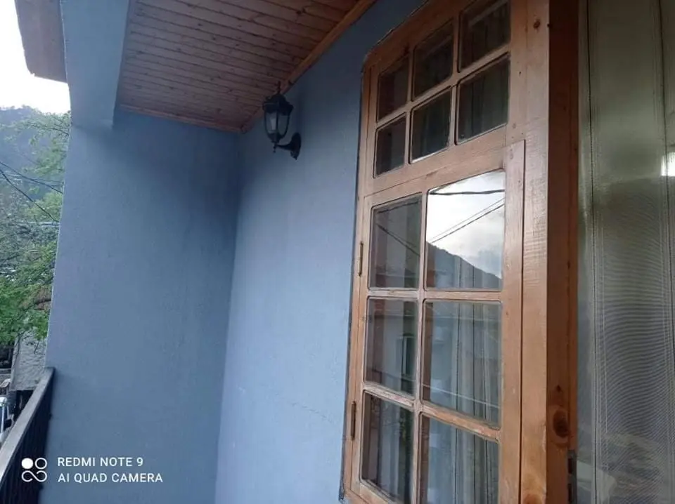 Местиа: guest house robi