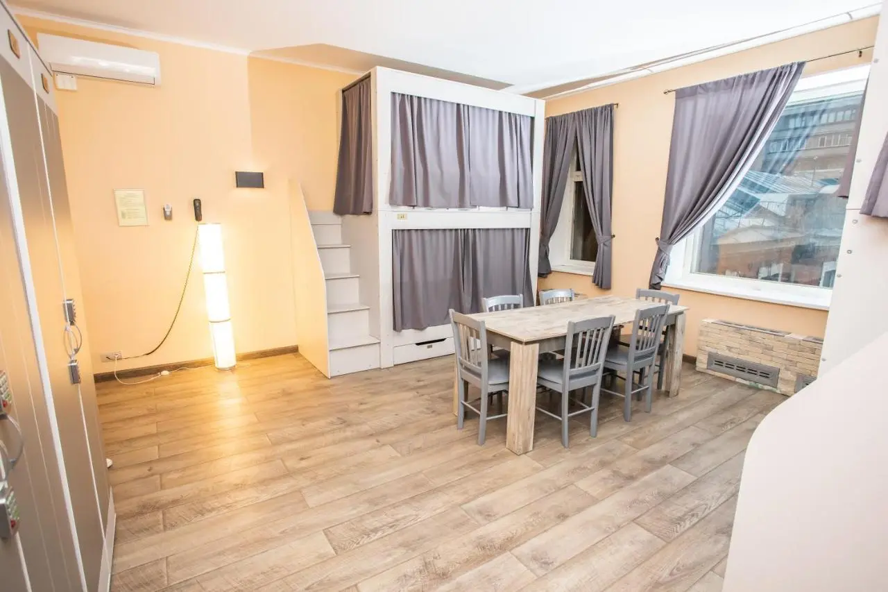 Москва: Хостел Ester House