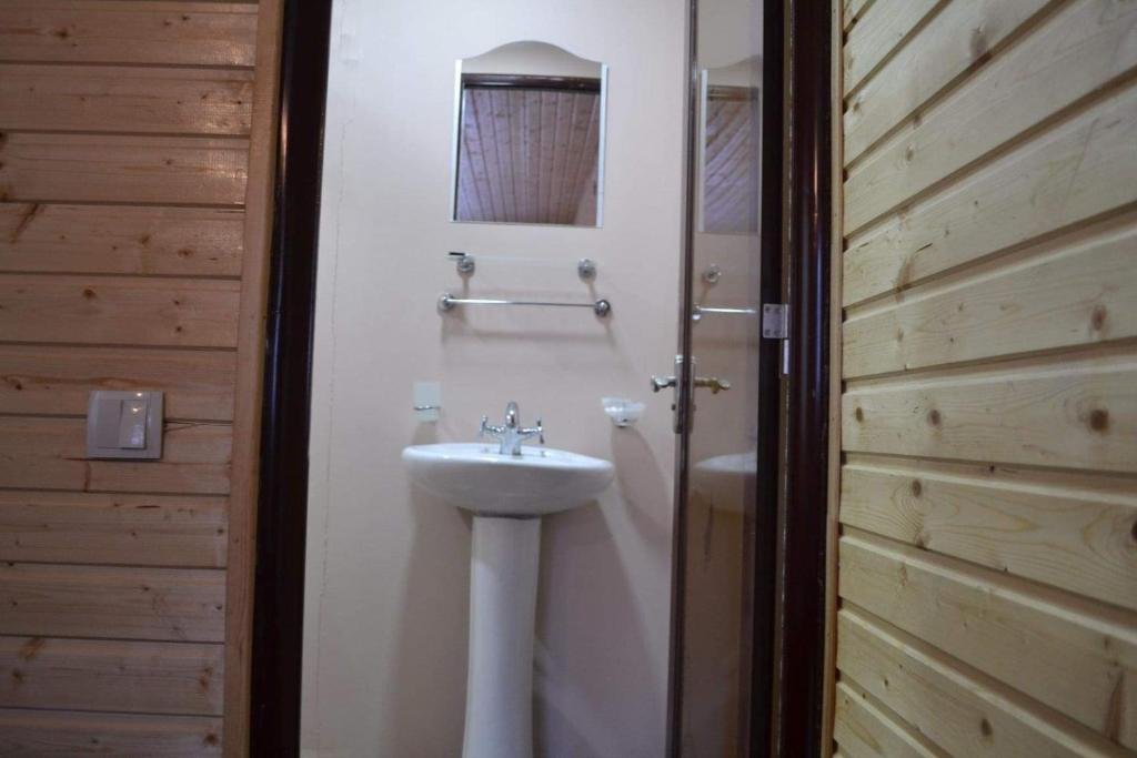 Местиа: Winter hut