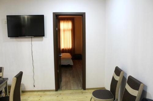 Амбролаури: Traveler's Hotel
