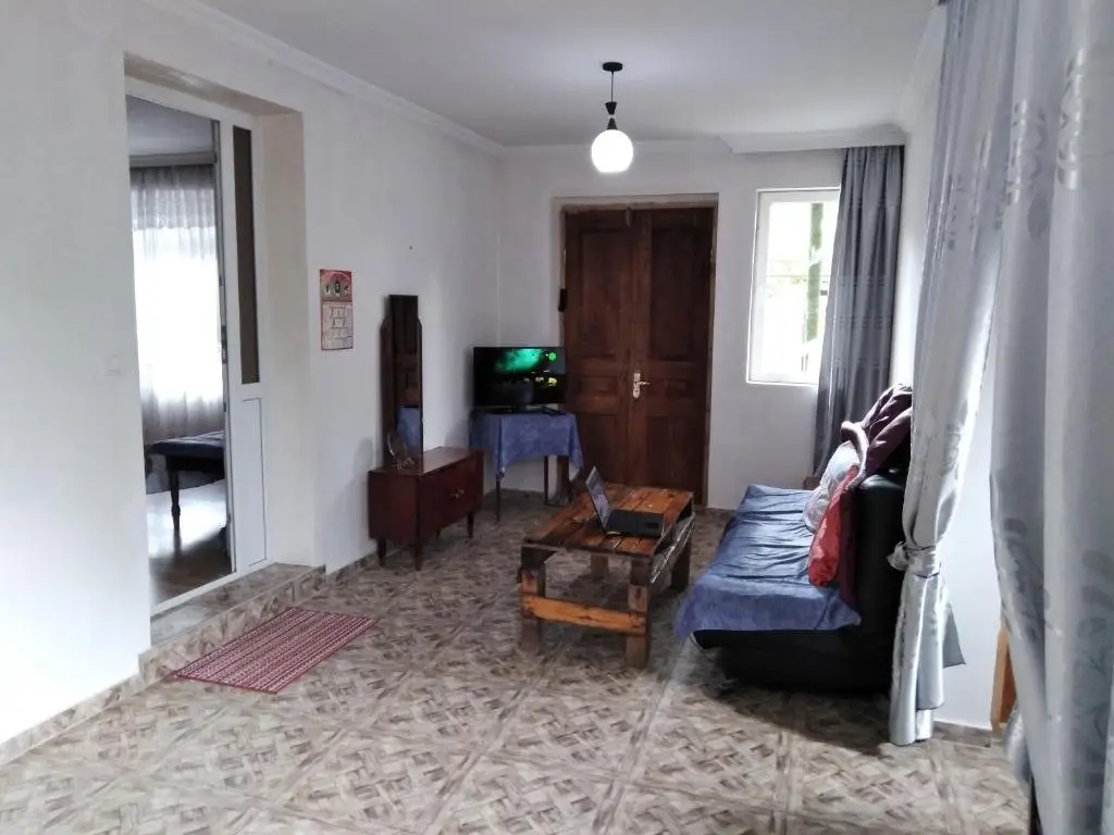 Амбролаури: Chelo Guesthouse