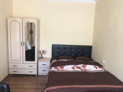 Амбролаури: Ano's Place