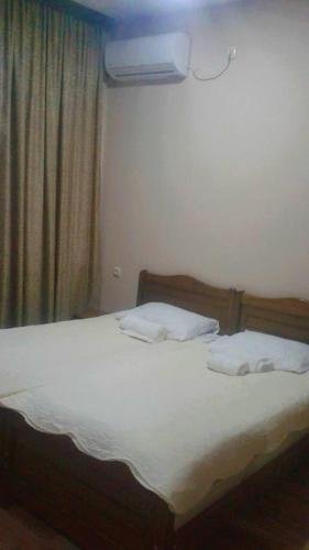 Амбролаури: Travelers Hotel