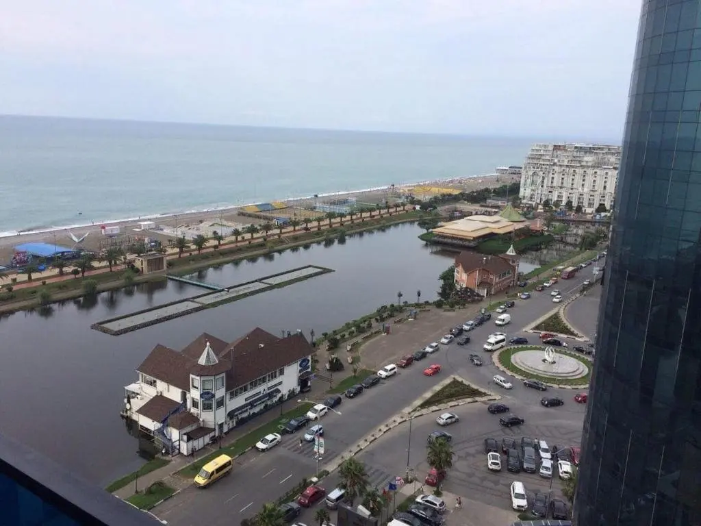 Батуми: Sea&Mountain View Aparttments (Orbi City)