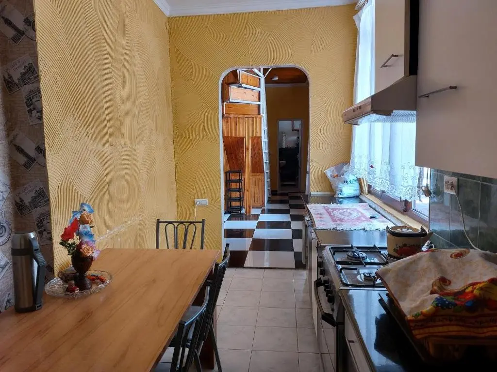 Боржоми: george's family guesthouse