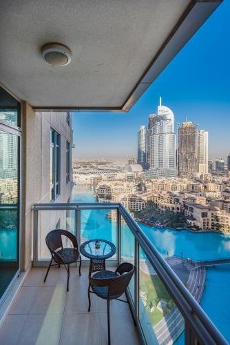 Дубай: One Bedroom Apartment Dubai Fountain & Old Town View by Auberge