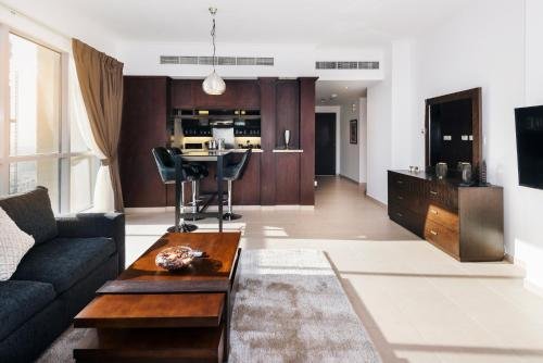 Дубай: One Bedroom Apartment Dubai Fountain & Old Town View by Auberge