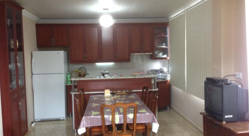 Батуми: Guest House Sunline