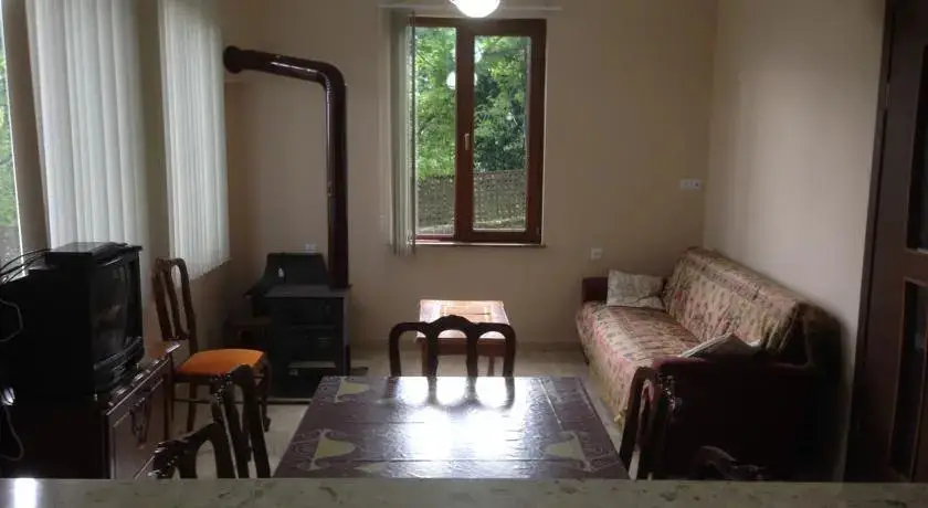 Батуми: Guest House Sunline