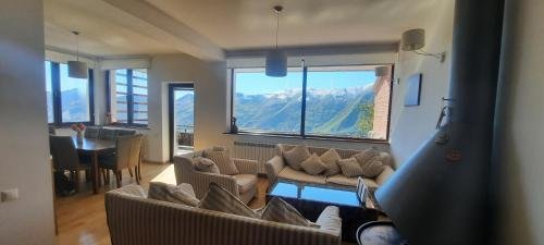 Гудаури: Chalet 5 Bedrooms 5 Bathrooms - Gudauri