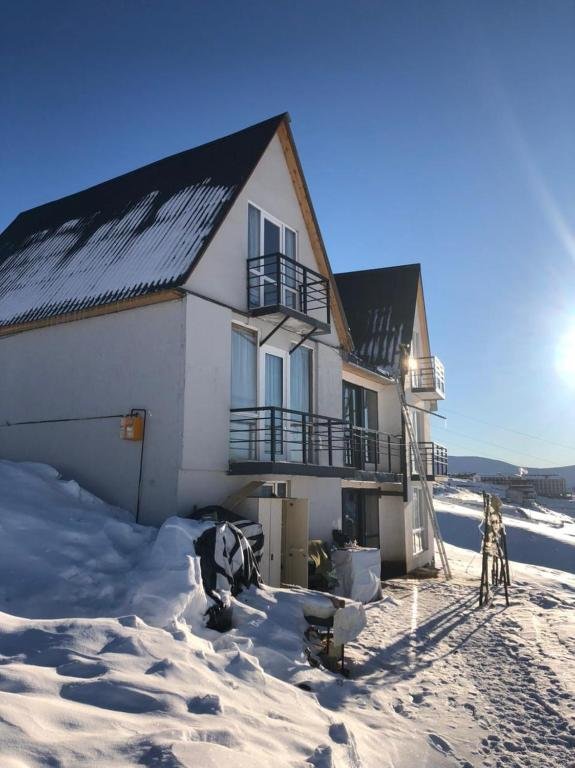 Гудаури: Mountain cottages in Gudauri