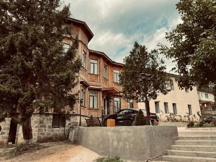 Тбилиси: Отель The Residence Mountain Resort