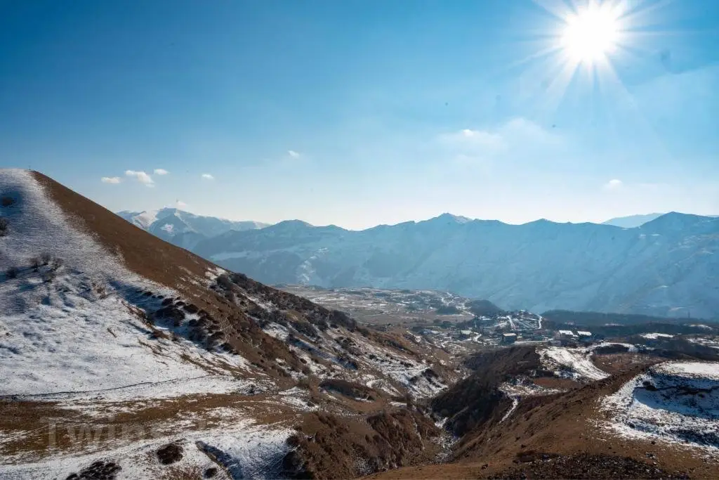 Гудаури: Valley and mountain view, Twins, with Hot Water