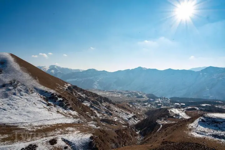 Гудаури: Valley and mountain view, Twins, with Hot Water