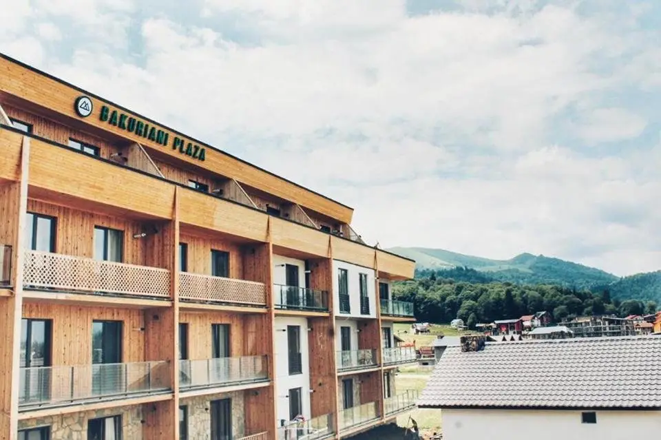 Бакуриани: Bakuriani Plaza / A Block