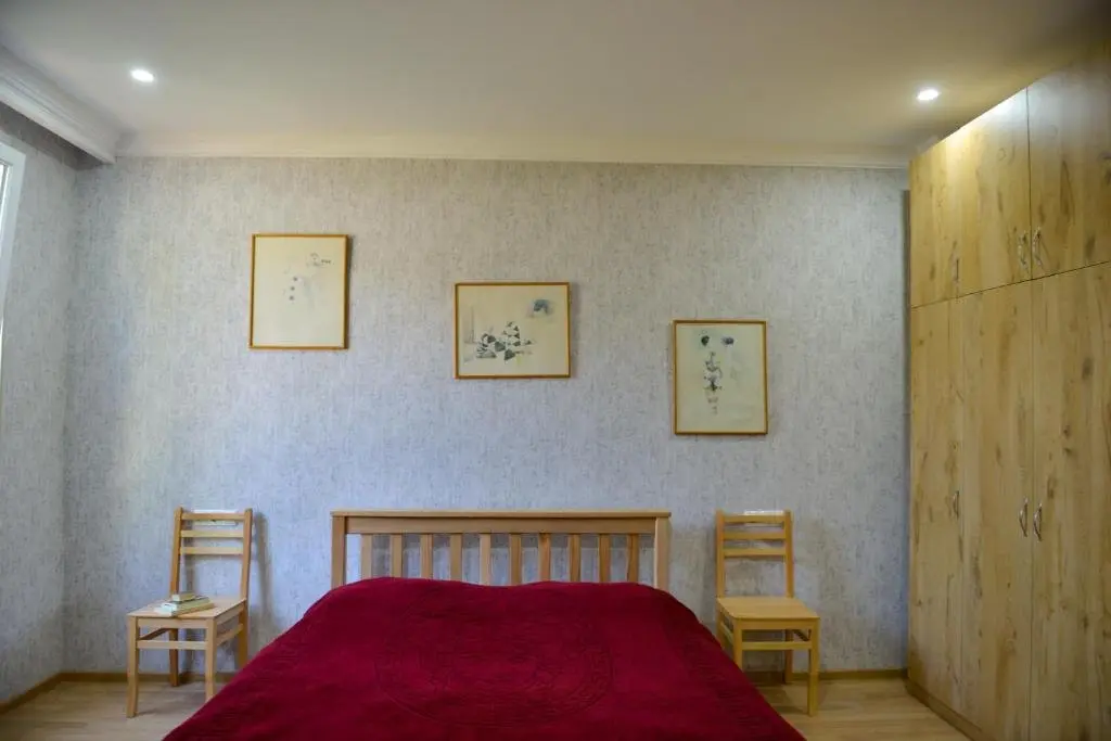Сурами: Surami Guest House - სახლი სურამში