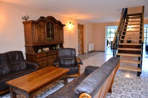 Сурами: smith"s house surami