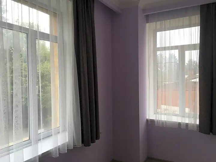 Сурами: Kmg Hotel