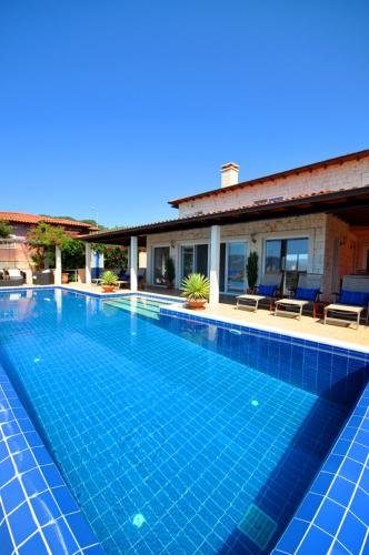 Каш: Villa Della