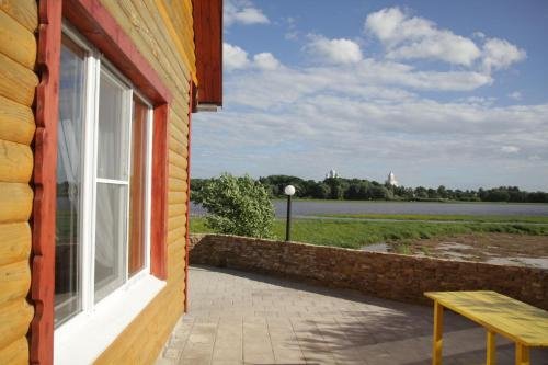 Новгород: Cottage na Strelke