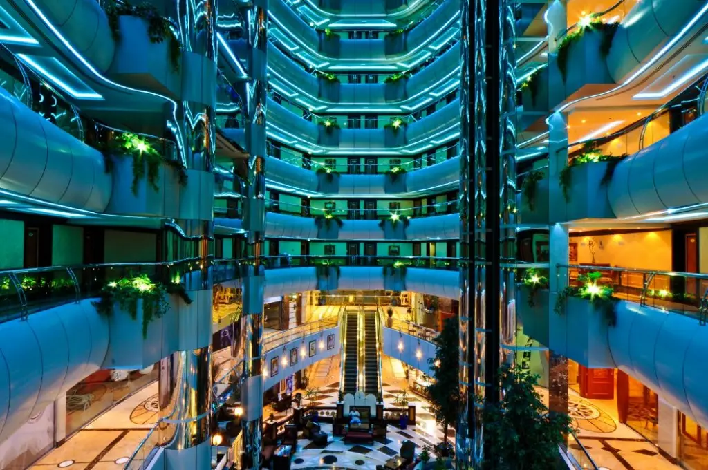 Дубай: Emirates Concorde Hotel & Suites