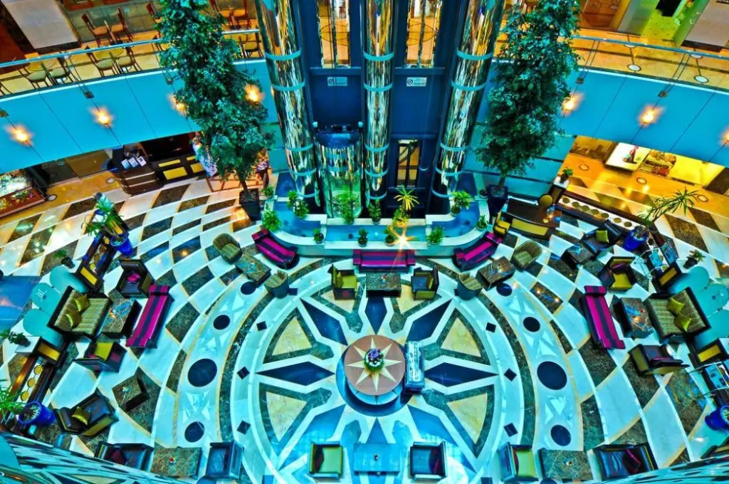 Дубай: Emirates Concorde Hotel & Suites