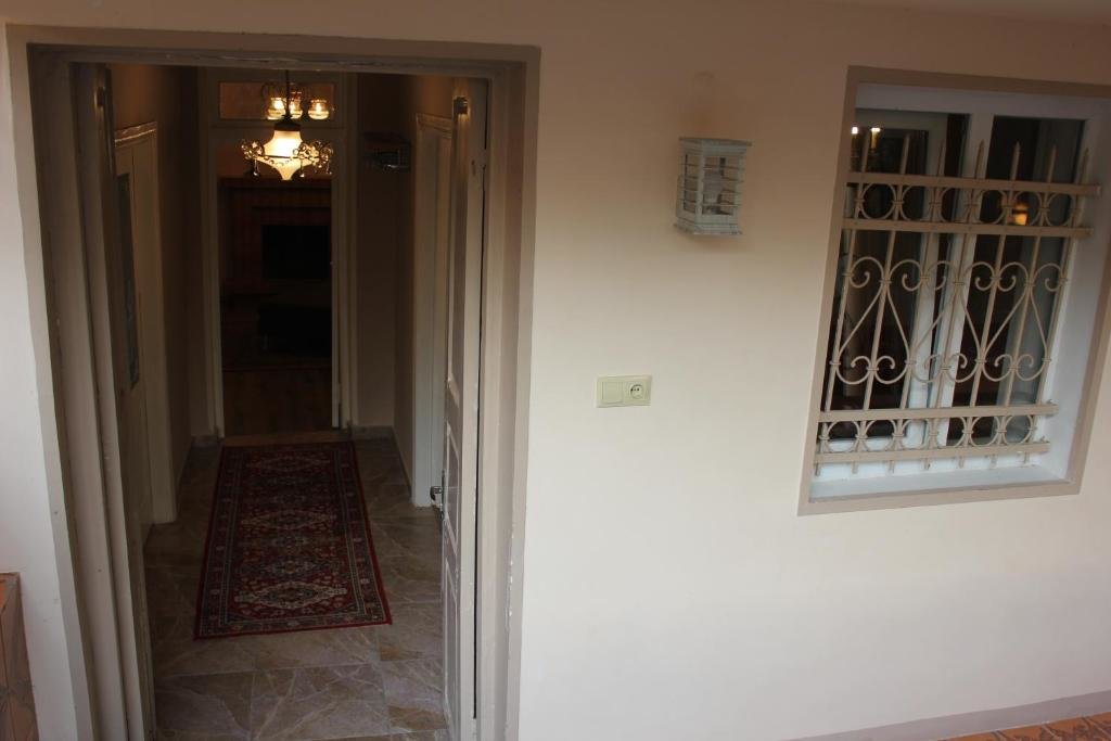 Тбилиси: House with private garden