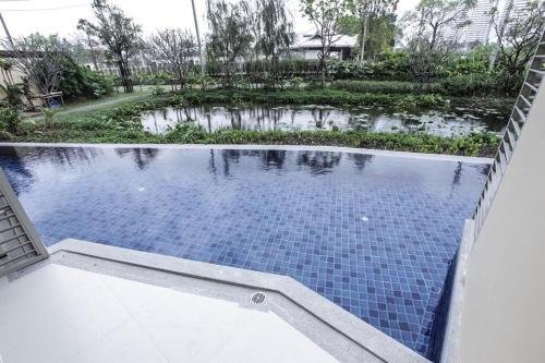 Чаам: Baan Thew Thalay Aquamarine Cha-am