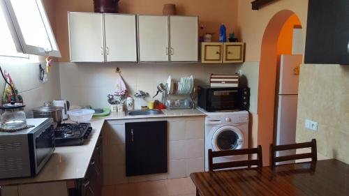 Батуми: Guest House Guna