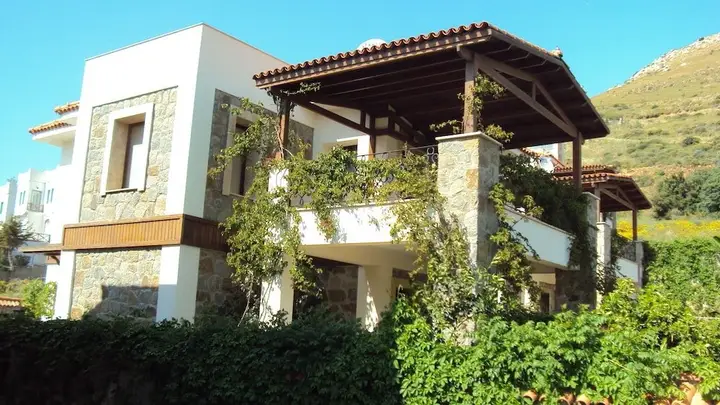 Гюмюшлюк: Important Group Villa Berry