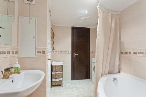 Минск: Dvukhurovnevye Apartamenty Marksa 20