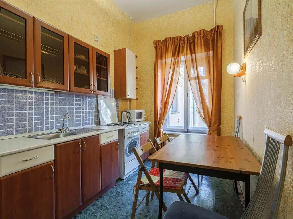 Санкт-Петербург: Apartment on Malaya Konyshennaya 10