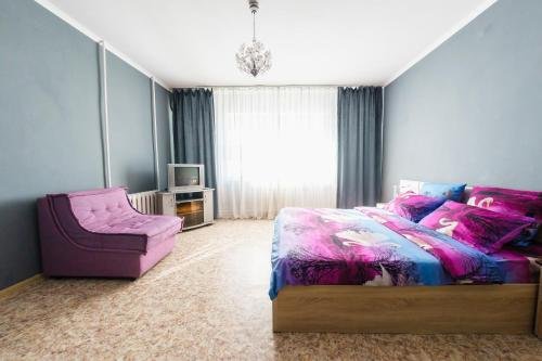 Оренбург: Apartment Purple On Tereshkovoy 10 2
