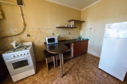 Оренбург: Apartment Red On Ulitsa Tereshkovoy 10 2