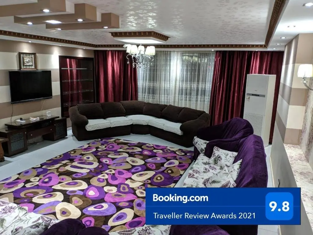 Каир: Maadi Apartment 3 Rooms ( Families Only )