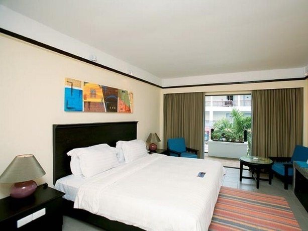 Муанг: Talay Karon Beach Resort (Formaly Ramada Karon)