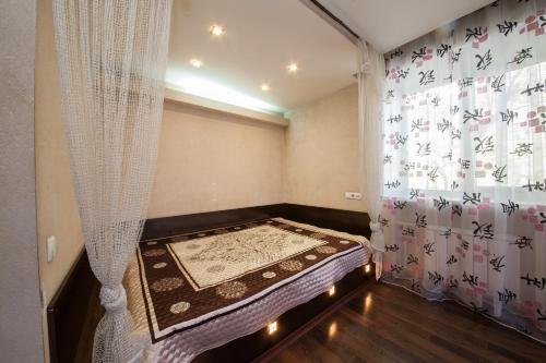 Красноярск: Apartment on Kirova 10