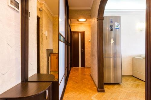 Москва: On Bolshaya Tulskaya Apartment