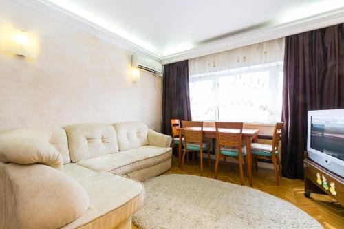 Москва: On Bolshaya Tulskaya Apartment