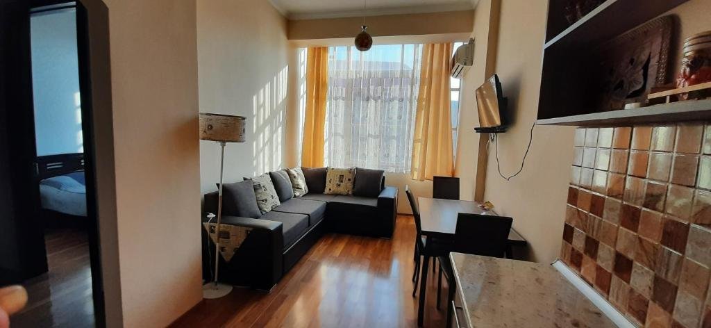 Тбилиси: Apartment on Aleksandr Pushkin Street