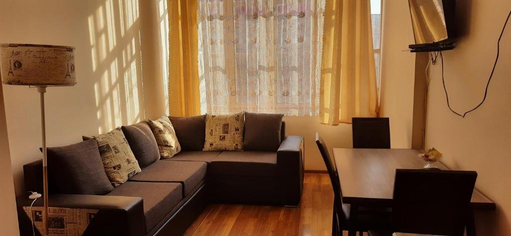 Тбилиси: Apartment on Aleksandr Pushkin Street
