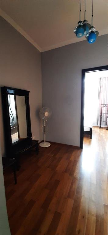 Тбилиси: Apartment on Aleksandr Pushkin Street