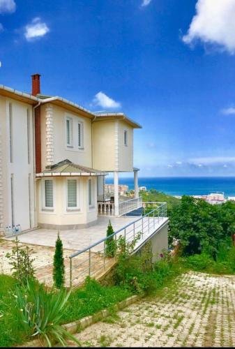Трабзон: Sadik Villa (Sea View 4 Bedrooms and 4 Bathrooms)