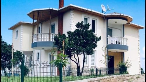 Трабзон: Sadik Villa (Sea View 4 Bedrooms and 4 Bathrooms)