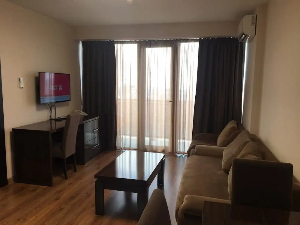 Батуми: Hotel 36 - ORBI Beach Tower Batumi