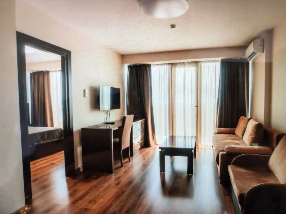 Батуми: Hotel 36 - ORBI Beach Tower Batumi