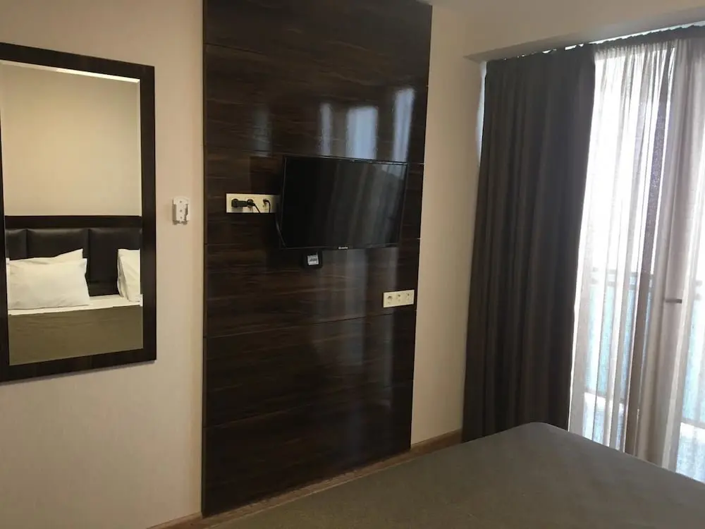 Батуми: Hotel 36 - ORBI Beach Tower Batumi