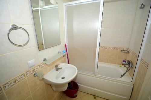 Милас: Bodrum Flamingo 2 Bed Garden Holiday Apartment