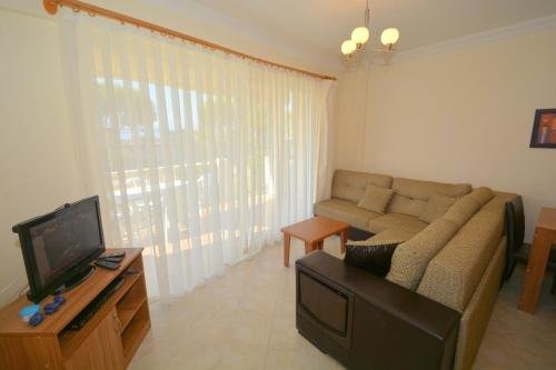 Милас: Bodrum Flamingo 2 Bed Garden Holiday Apartment