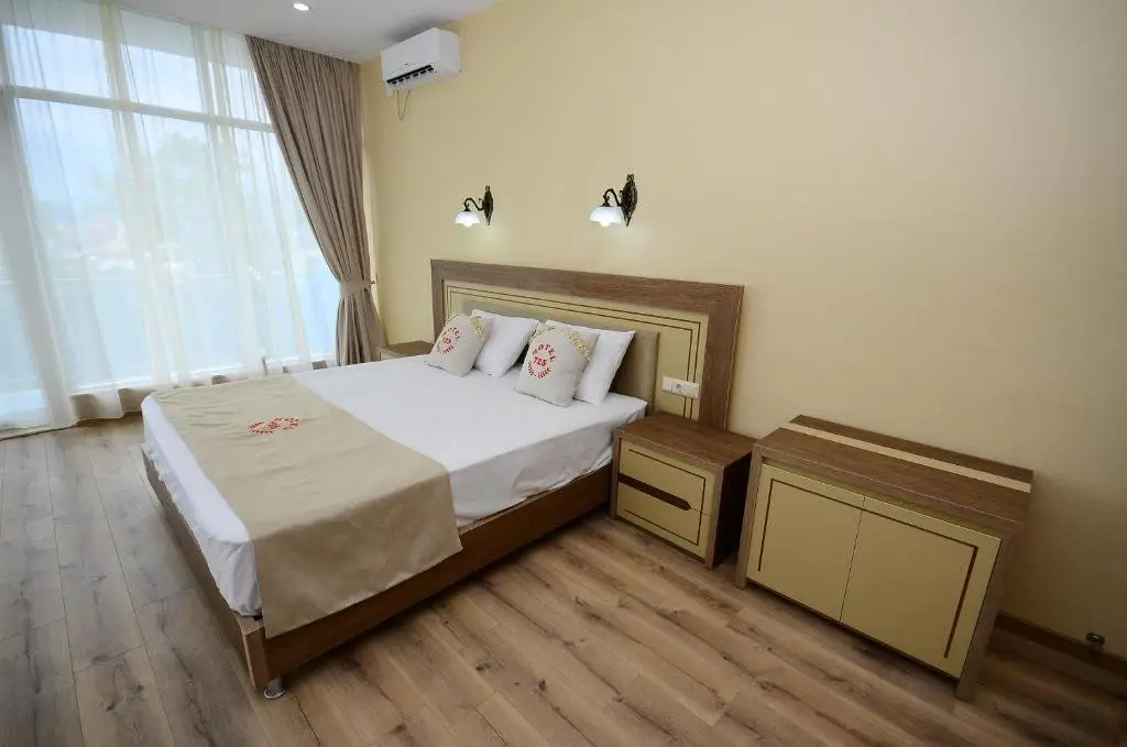 Батуми: Hotel 725 B